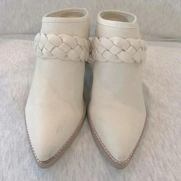 Dolce Vita Serla Mules, Size 8, Color Ivory - Picture 2 of 6
